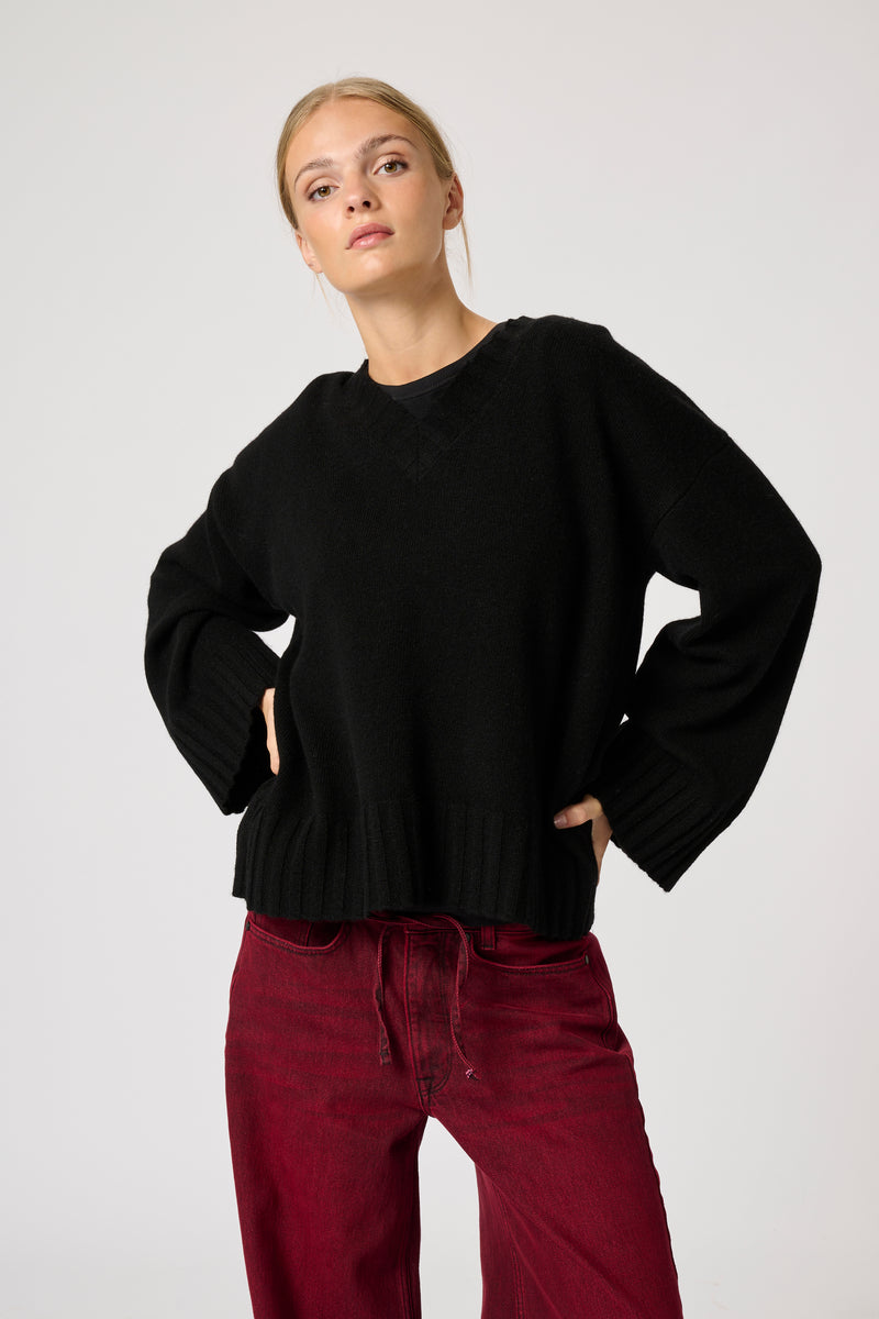 Huxi V-Neck Pullover black