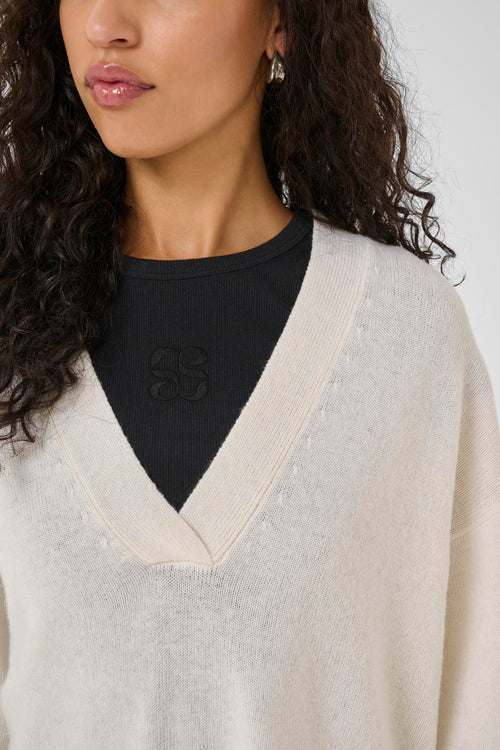 Huxi V-Neck Pullover Snow White