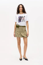 Sikita Rock straw yellow tweet