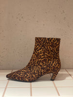 Vicky Boots pony
