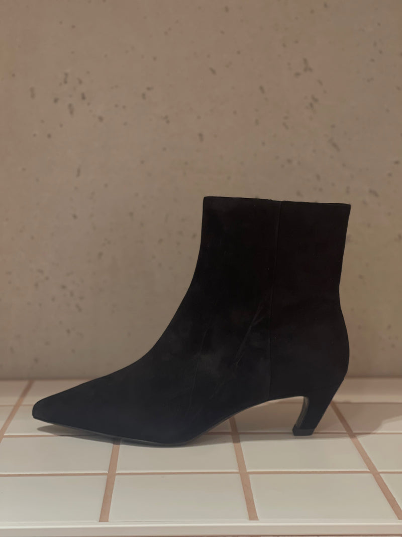 Vicky Boots black