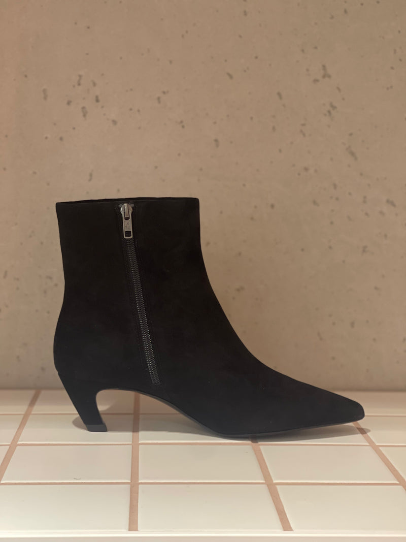 Vicky Boots black