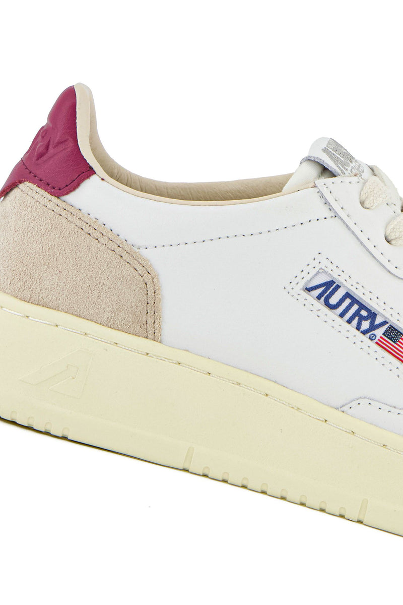 Autry Womens Medalist Sneaker Suede white/raspberry